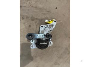 Gebruikte Motorsteun Opel Vivaro 1.6 CDTi BiTurbo 125 Prijs € 25,00 Margeregeling aangeboden door F. van den Mosselaar autodemontage