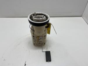 Gebruikte Benzinepomp Volkswagen Golf IV Variant (1J5) 1.6 16V Prijs € 25,00 Margeregeling aangeboden door F. van den Mosselaar autodemontage