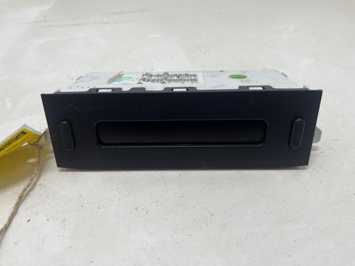 Gebruikte Display Interieur Peugeot 206+ (2L/M) 1.1 XR,XS Prijs € 10,00 Margeregeling aangeboden door F. van den Mosselaar autodemontage