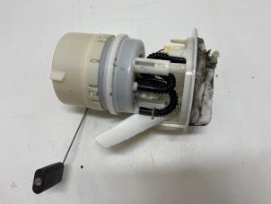 Gebruikte Tank element Pomp Peugeot 206+ (2L/M) 1.1 XR,XS Prijs € 17,50 Margeregeling aangeboden door F. van den Mosselaar autodemontage