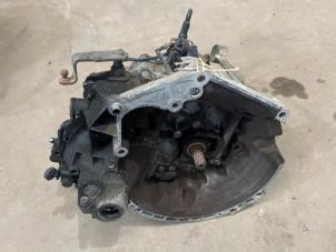 Gebruikte Versnellingsbak Peugeot 206+ (2L/M) 1.1 XR,XS Prijs € 125,00 Margeregeling aangeboden door F. van den Mosselaar autodemontage