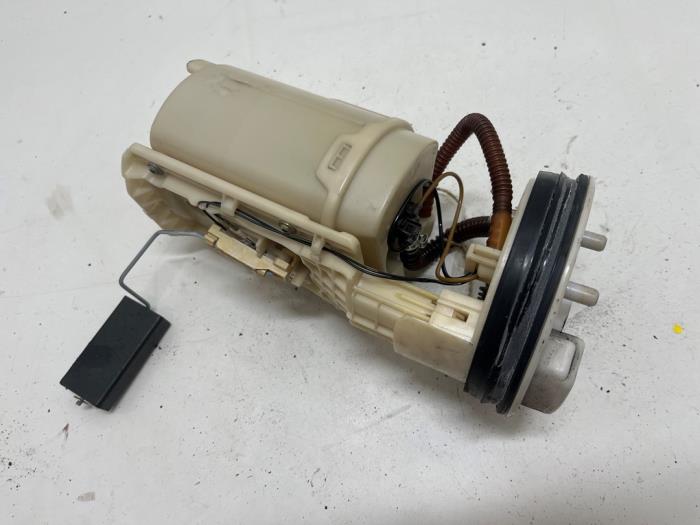 Gebruikte Tank element Pomp Volkswagen Golf IV (1J1) 1.6 Prijs € 35,00 Margeregeling aangeboden door F. van den Mosselaar autodemontage