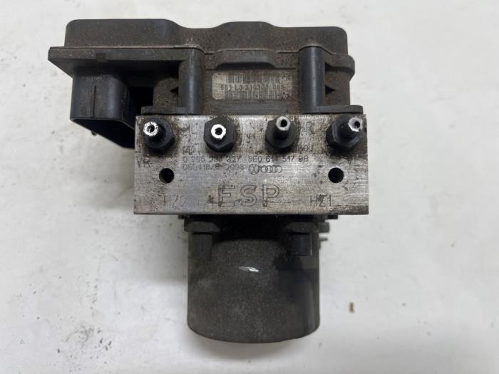 Gebruikte ABS Pomp Audi A4 Avant (B7) 3.0 TDI V6 24V Prijs € 55,00 Margeregeling aangeboden door F. van den Mosselaar autodemontage
