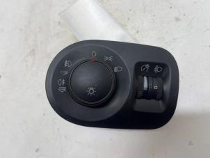 Gebruikte Licht Schakelaar Seat Altea (5P1) 1.9 TDI 105 Prijs € 14,99 Margeregeling aangeboden door F. van den Mosselaar autodemontage