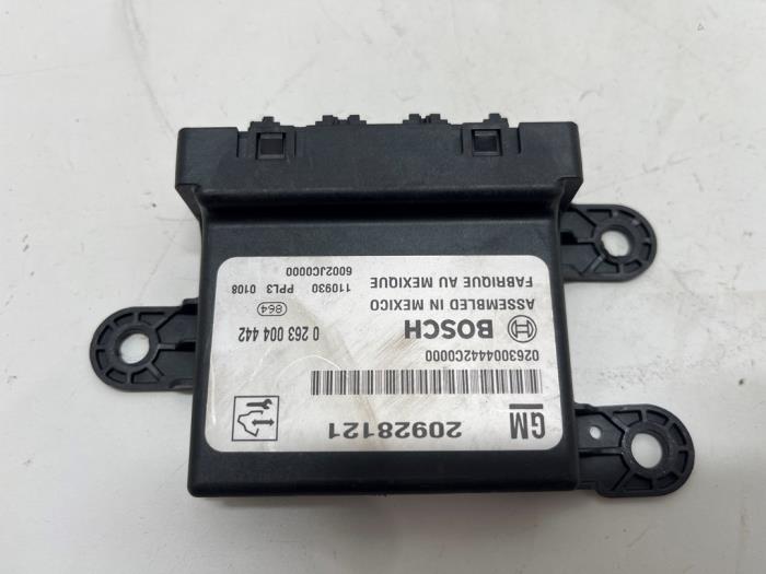 Gebruikte PDC Module Opel Ampera 1.4 16V Prijs € 20,00 Margeregeling aangeboden door F. van den Mosselaar autodemontage