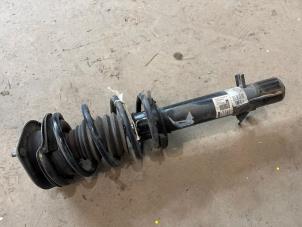 Gebruikte Schokdemperpoot links-voor Mini Clubman (R55) 2.0 Cooper SD 16V Prijs € 35,00 Margeregeling aangeboden door F. van den Mosselaar autodemontage