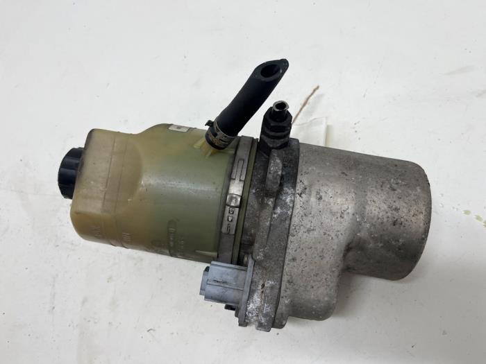 Gebruikte Pomp Servo Ford Focus C-Max 1.8 16V Prijs € 75,00 Margeregeling aangeboden door F. van den Mosselaar autodemontage