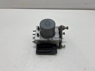 Gebruikte ABS Pomp Mercedes Sprinter 3t (906.61) 210 CDI 16V Prijs € 35,00 Margeregeling aangeboden door F. van den Mosselaar autodemontage