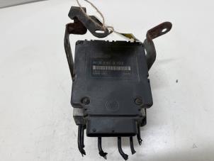 Gebruikte ABS Pomp Peugeot 206 (2A/C/H/J/S) 1.4 HDi Prijs € 100,00 Margeregeling aangeboden door F. van den Mosselaar autodemontage