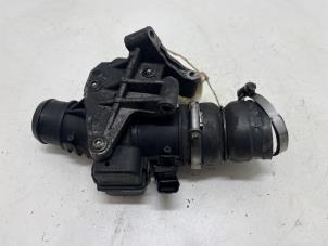 Gebruikte Luchthoeveelheidsmeter Peugeot 207/207+ (WA/WC/WM) 1.6 HDi 16V Prijs € 20,00 Margeregeling aangeboden door F. van den Mosselaar autodemontage