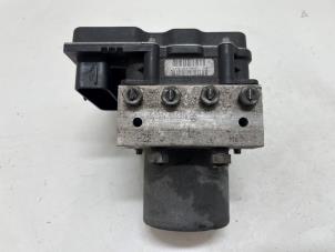 Gebruikte ABS Pomp Mercedes E (W212) E-250 CGI 16V BlueEfficiency Prijs € 50,00 Margeregeling aangeboden door F. van den Mosselaar autodemontage