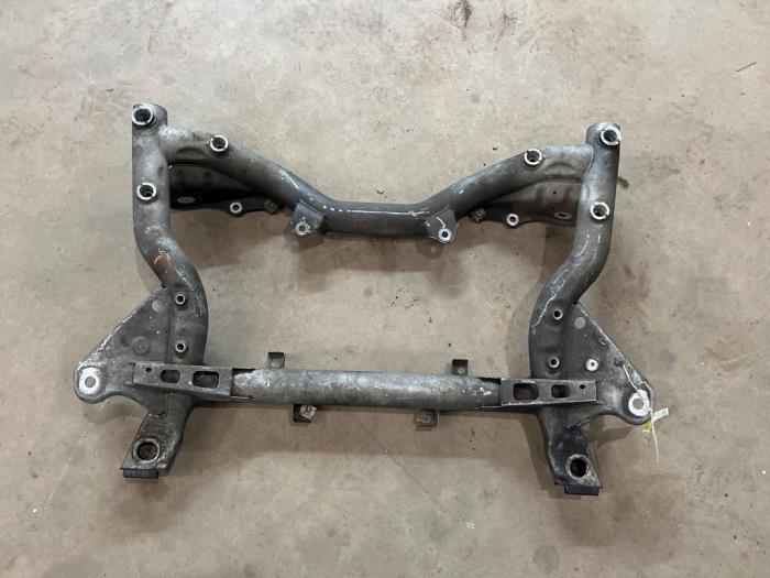 Gebruikte Subframe Mercedes E (W212) E-250 CGI 16V BlueEfficiency Prijs € 50,00 Margeregeling aangeboden door F. van den Mosselaar autodemontage