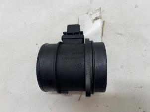 Gebruikte Luchtmassameter Hyundai Santa Fe II (CM) 2.2 CRDi 16V 4x2 Prijs € 20,00 Margeregeling aangeboden door F. van den Mosselaar autodemontage