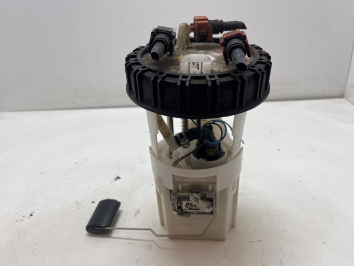 Gebruikte Tank element Pomp Hyundai Santa Fe II (CM) 2.2 CRDi 16V 4x2 Prijs € 50,00 Margeregeling aangeboden door F. van den Mosselaar autodemontage