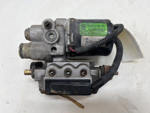 Gebruikte ABS Pomp BMW 3 serie Touring (E36/3) 318i Prijs € 35,00 Margeregeling aangeboden door F. van den Mosselaar autodemontage