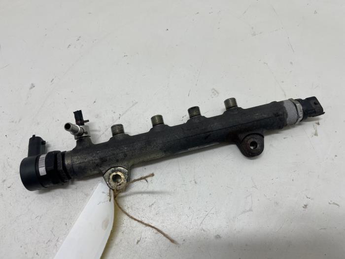 Gebruikte Injector brug Kia Picanto (BA) 1.1 CRDi VGT 12V Prijs € 50,00 Margeregeling aangeboden door F. van den Mosselaar autodemontage