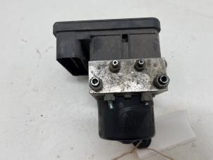 Gebruikte ABS Pomp Peugeot 206 CC (2D) 1.6 16V Prijs € 75,00 Margeregeling aangeboden door F. van den Mosselaar autodemontage