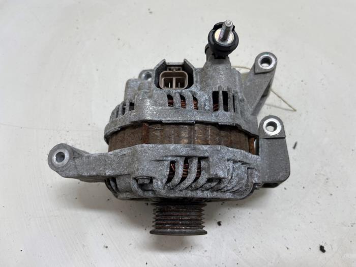 Gebruikte Dynamo Mazda 5 (CR19) 1.8i 16V Prijs € 35,00 Margeregeling aangeboden door F. van den Mosselaar autodemontage
