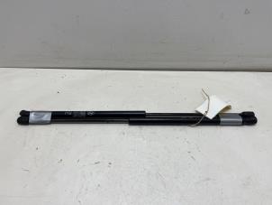 Gebruikte Set Gasdempers Achterklep Hyundai i30 (FD) 1.6 CVVT 16V Prijs € 20,00 Margeregeling aangeboden door F. van den Mosselaar autodemontage