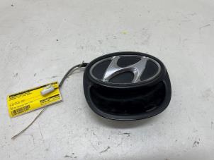 Gebruikte Handgreep Achterklep Hyundai i30 (FD) 1.6 CVVT 16V Prijs € 15,00 Margeregeling aangeboden door F. van den Mosselaar autodemontage