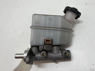 Gebruikte Hoofdremcilinder Hyundai Tucson (JM) 2.0 16V CVVT 4x2 Prijs € 20,00 Margeregeling aangeboden door F. van den Mosselaar autodemontage