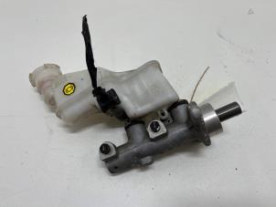 Gebruikte Hoofdremcilinder Hyundai i10 (F5) 1.0i 12V Prijs € 17,50 Margeregeling aangeboden door F. van den Mosselaar autodemontage