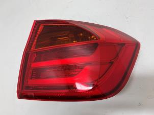 Gebruikte Achterlicht rechts BMW 3 serie (F30) 316i 1.6 16V Prijs € 75,00 Margeregeling aangeboden door F. van den Mosselaar autodemontage
