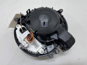 Gebruikte Kachel Ventilatiemotor BMW 3 serie (F30) 316i 1.6 16V Prijs € 35,00 Margeregeling aangeboden door F. van den Mosselaar autodemontage
