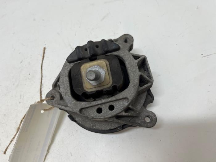 Gebruikte Motorsteun BMW 3 serie (F30) 316i 1.6 16V Prijs € 15,00 Margeregeling aangeboden door F. van den Mosselaar autodemontage