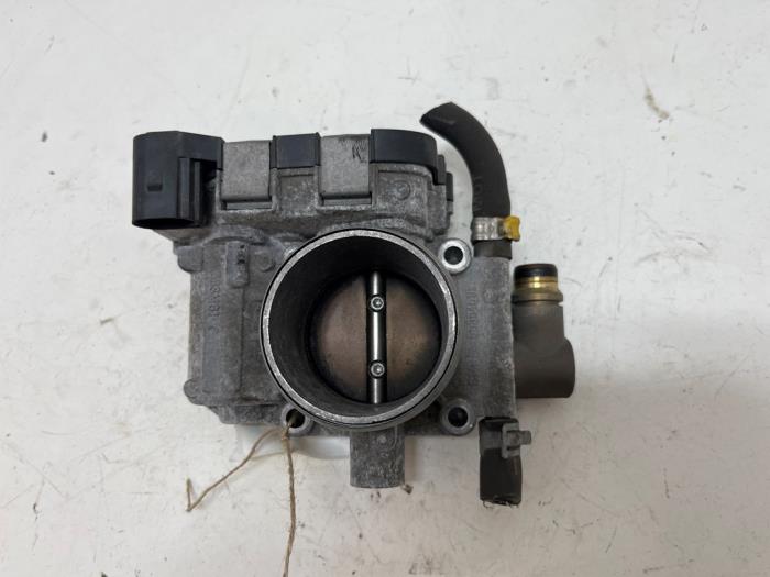 Gebruikte Gasklephuis Fiat Stilo (192A/B) 1.6 16V Prijs € 35,00 Margeregeling aangeboden door F. van den Mosselaar autodemontage
