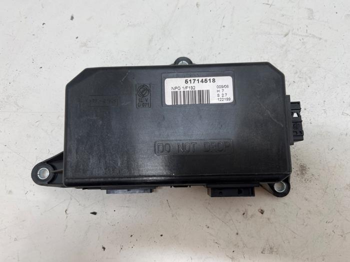 Gebruikte Sam module Fiat Stilo (192A/B) 1.6 16V Prijs € 10,00 Margeregeling aangeboden door F. van den Mosselaar autodemontage