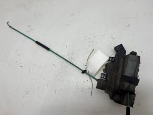 Gebruikte Slotmechaniek Portier 4Deurs rechts-achter Fiat Idea (350AX) 1.4 16V Prijs € 20,00 Margeregeling aangeboden door F. van den Mosselaar autodemontage