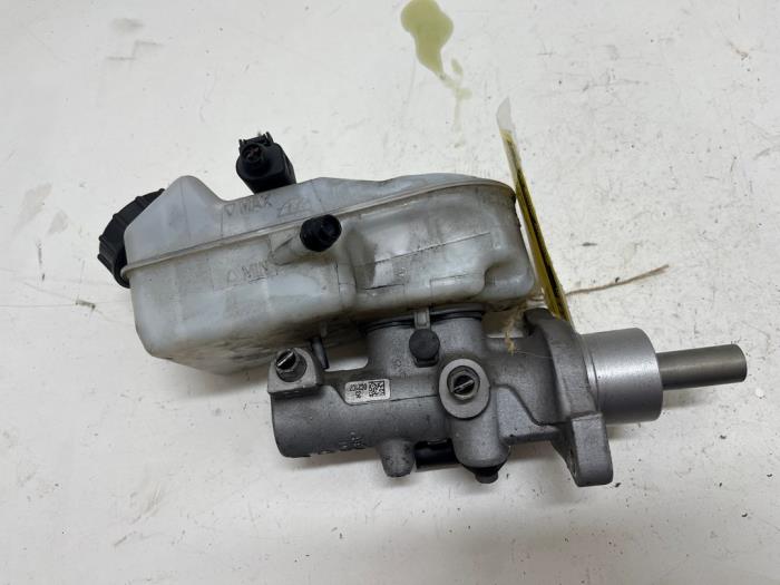 Gebruikte Hoofdremcilinder Volkswagen Transporter T5 2.0 TDI DRF Prijs € 15,00 Margeregeling aangeboden door F. van den Mosselaar autodemontage