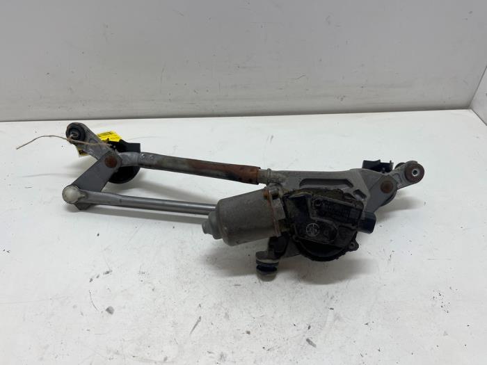 Ruitenwismotor+Mechaniek van een Toyota Yaris II (P9) 1.3 16V VVT-i 2009