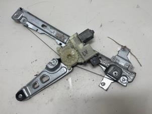 Gebruikte Ruitmechaniek 4Deurs links-voor Peugeot 5008 I (0A/0E) 1.6 VTI 16V Prijs € 45,00 Margeregeling aangeboden door F. van den Mosselaar autodemontage
