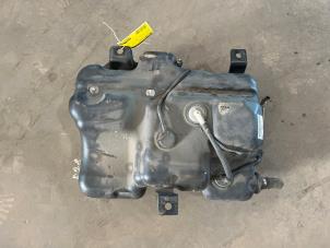 Gebruikte Adblue tank Opel Vivaro 1.6 CDTI 95 Euro 6 Prijs € 200,00 Margeregeling aangeboden door F. van den Mosselaar autodemontage