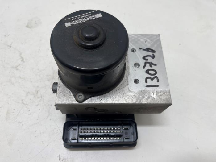 Gebruikte ABS Pomp Mercedes C Sportcoupé (C203) 1.8 C-180K 16V Prijs € 25,00 Margeregeling aangeboden door F. van den Mosselaar autodemontage