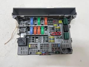 Gebruikte Zekeringkast BMW 3 serie Touring (E91) 318i 16V Prijs € 35,00 Margeregeling aangeboden door F. van den Mosselaar autodemontage