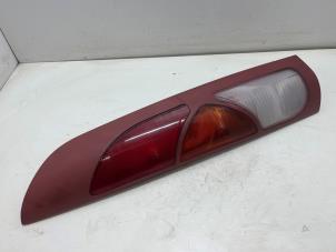 Gebruikte Achterlicht rechts Renault Kangoo (KC) 1.4 Prijs € 25,00 Margeregeling aangeboden door F. van den Mosselaar autodemontage