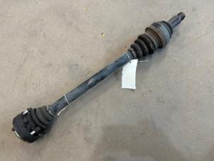 Gebruikte Aandrijfas rechts-achter BMW 5 serie Touring (E61) 525i 24V Prijs € 35,00 Margeregeling aangeboden door F. van den Mosselaar autodemontage
