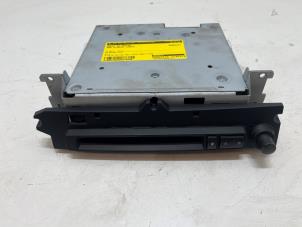 Gebruikte Radio CD Speler BMW 5 serie Touring (E61) 525i 24V Prijs € 50,00 Margeregeling aangeboden door F. van den Mosselaar autodemontage