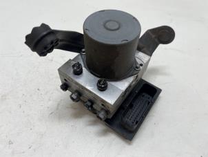 Gebruikte ABS Pomp BMW 5 serie Touring (E61) 525i 24V Prijs € 50,00 Margeregeling aangeboden door F. van den Mosselaar autodemontage