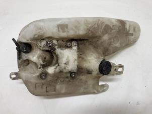 Gebruikte Ruitensproeiertank voor Fiat Coupé 2.0 20V Turbo Prijs € 35,00 Margeregeling aangeboden door F. van den Mosselaar autodemontage