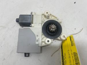 Gebruikte Portierruitmotor Ford Focus 2 Wagon 1.8 16V Prijs € 15,00 Margeregeling aangeboden door F. van den Mosselaar autodemontage