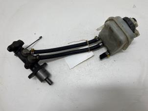 Gebruikte Hoofdremcilinder Alfa Romeo GTV (916) 2.0 16V Twin Spark Prijs € 35,00 Margeregeling aangeboden door F. van den Mosselaar autodemontage