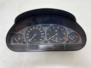 Gebruikte Kilometerteller KM BMW 3 serie Touring (E46/3) 316i 16V Prijs € 35,00 Margeregeling aangeboden door F. van den Mosselaar autodemontage