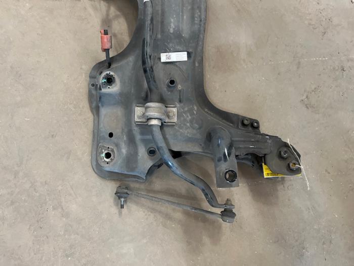 Subframe van een Fiat 500L (199) 0.9 TwinAir Turbo 105 2013