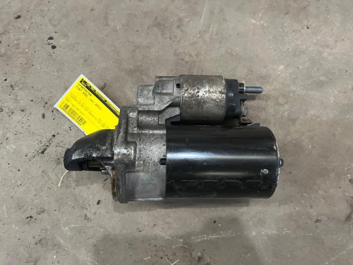 Startmotor van een Fiat 500L (199) 0.9 TwinAir Turbo 105 2013