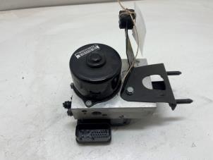 Gebruikte ABS Pomp BMW 3 serie (E46/4) 320i 24V Prijs € 35,00 Margeregeling aangeboden door F. van den Mosselaar autodemontage