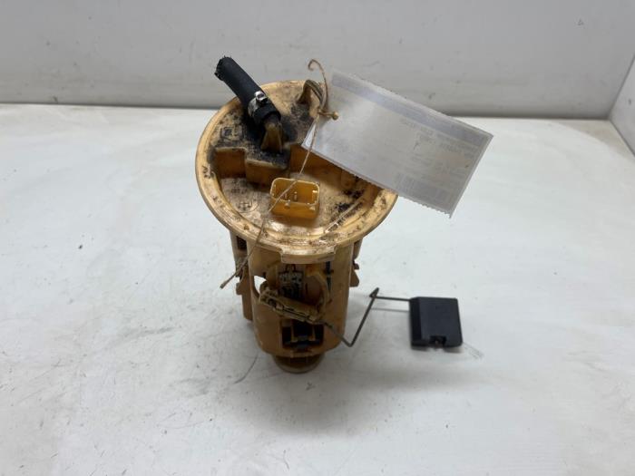 Gebruikte Tank element Pomp BMW 3 serie Touring (E46/3) 318d 16V Prijs € 20,00 Margeregeling aangeboden door F. van den Mosselaar autodemontage